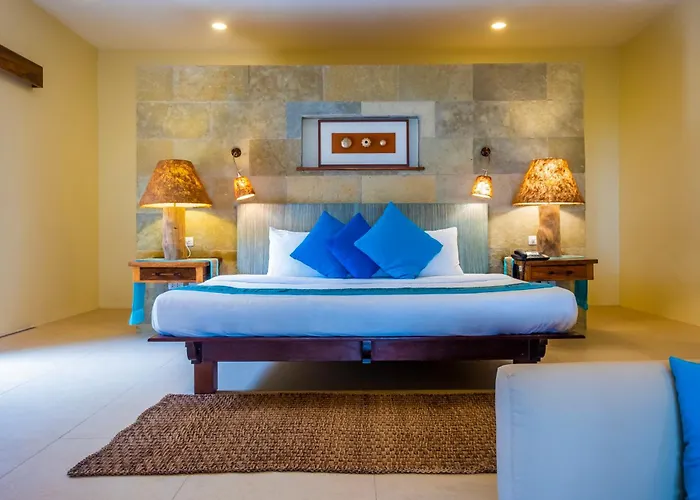 Bluewater 4* Sumilon Island