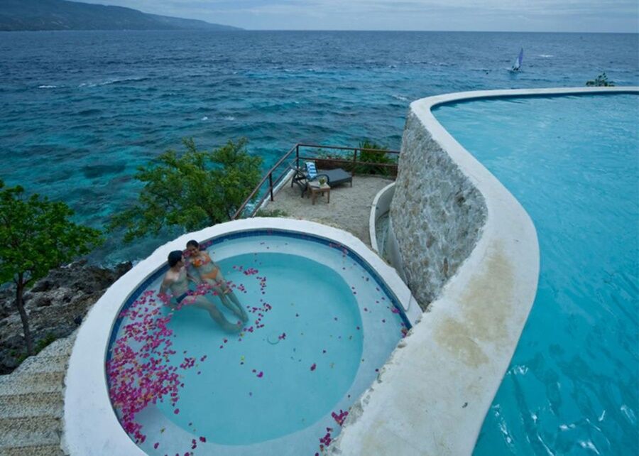 BLUEWATER SUMILON ISLAND RESORT, SUMILON ISLAND